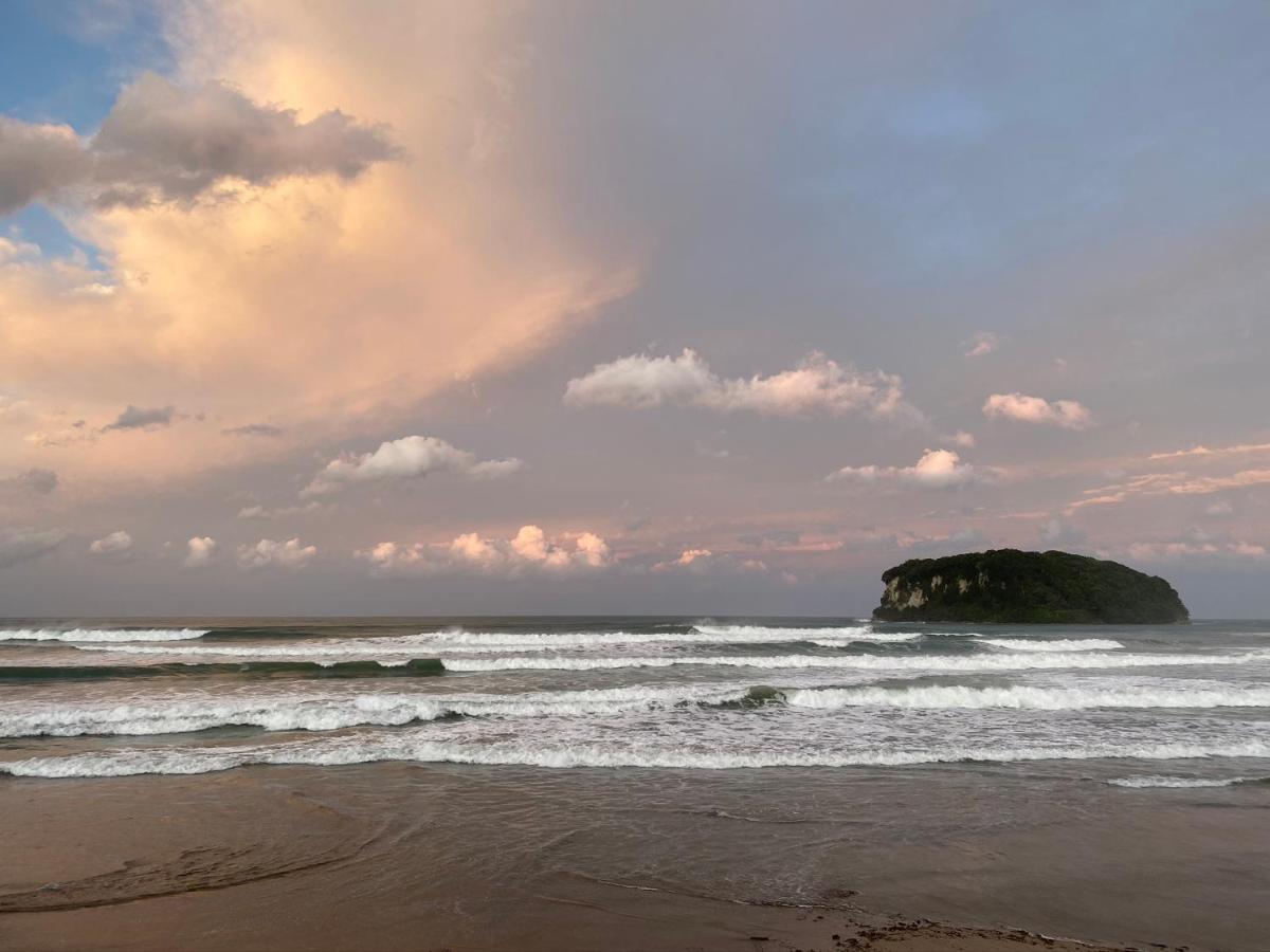 Surf N Stay Whangamata Kültér fotó